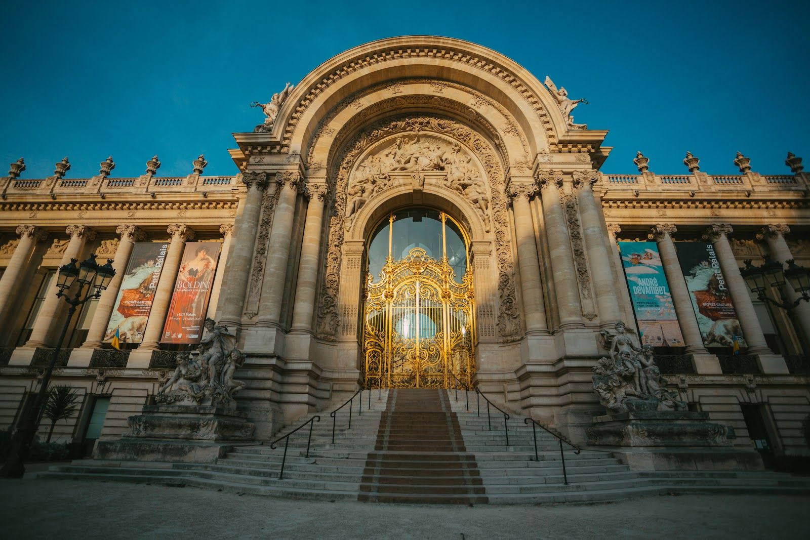 Paris: Splendor & Secrets Audio Tour