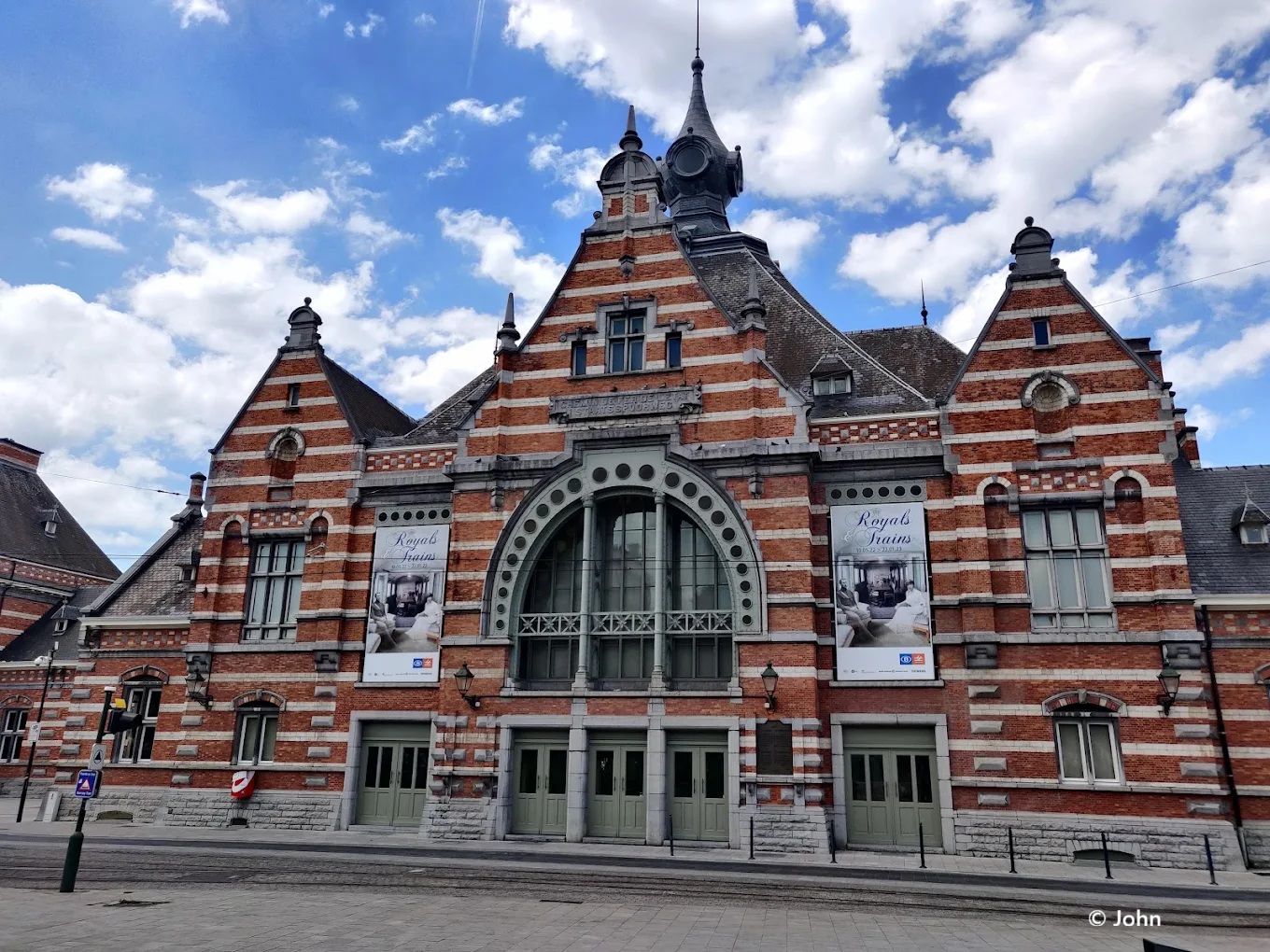 Brussels Sightseeing Adventure with Train World Ticket