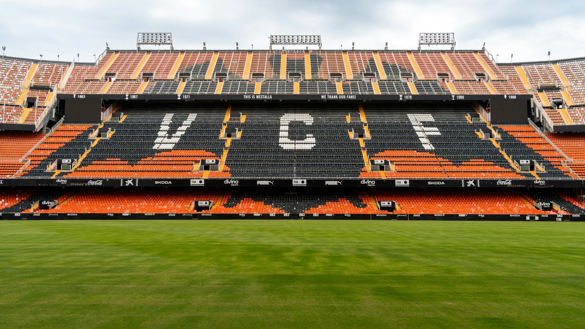 Valencia: Mestalla Stadium Ticket & City Highlights Audio Tour