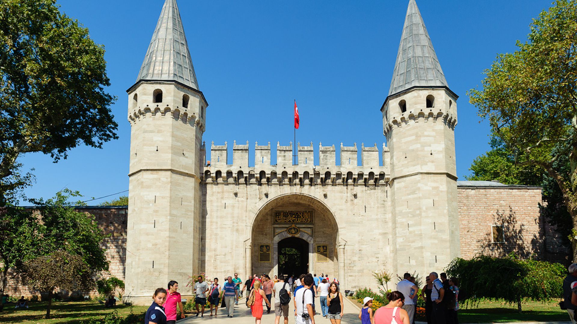 Istanbul: Topkapi Palace Ticket & Detective Adventure Audio Tour