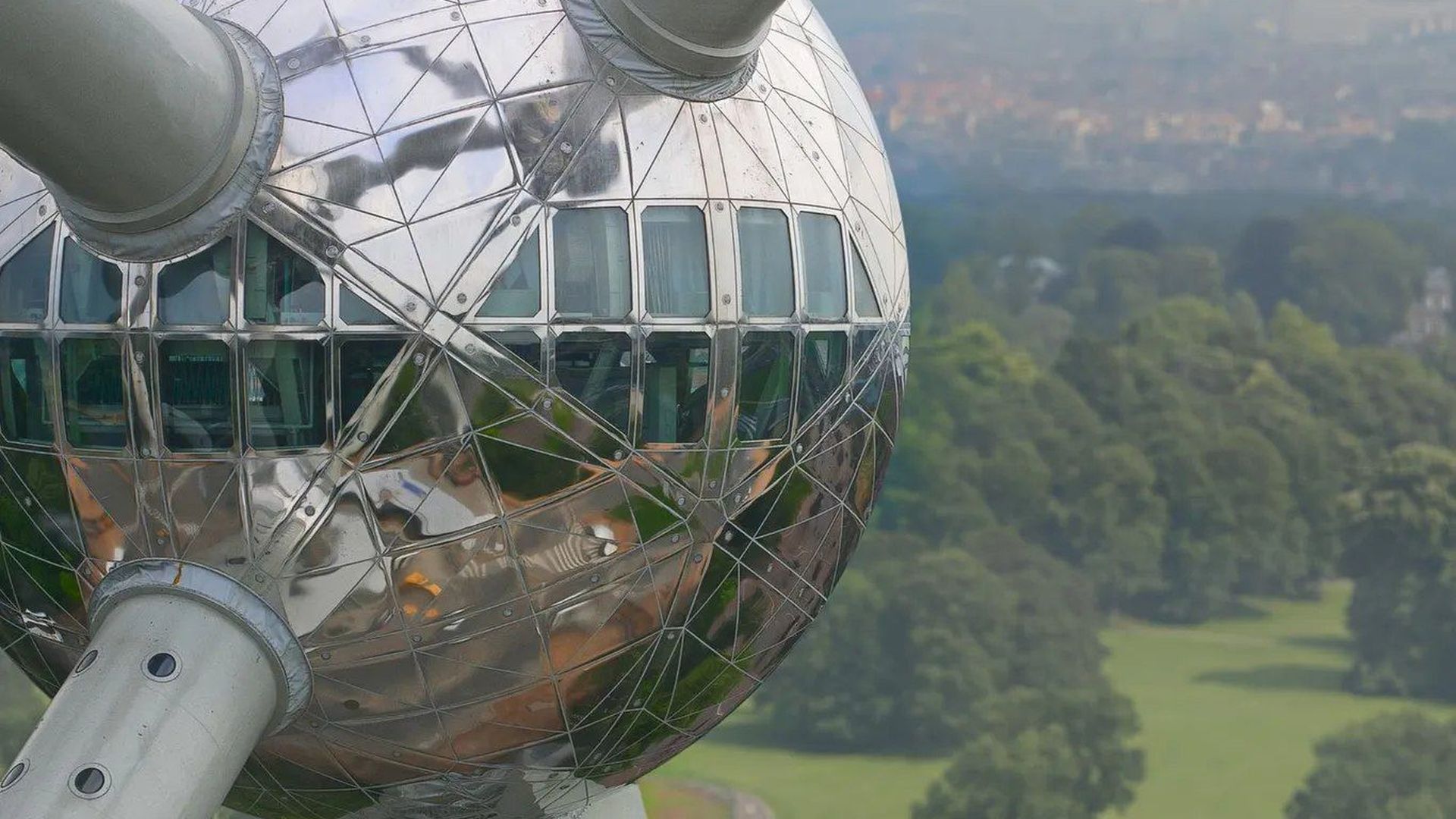 Atomium in-app audio tour (WITHOUT A TICKET): Explore Brussels's Iconic Landmark